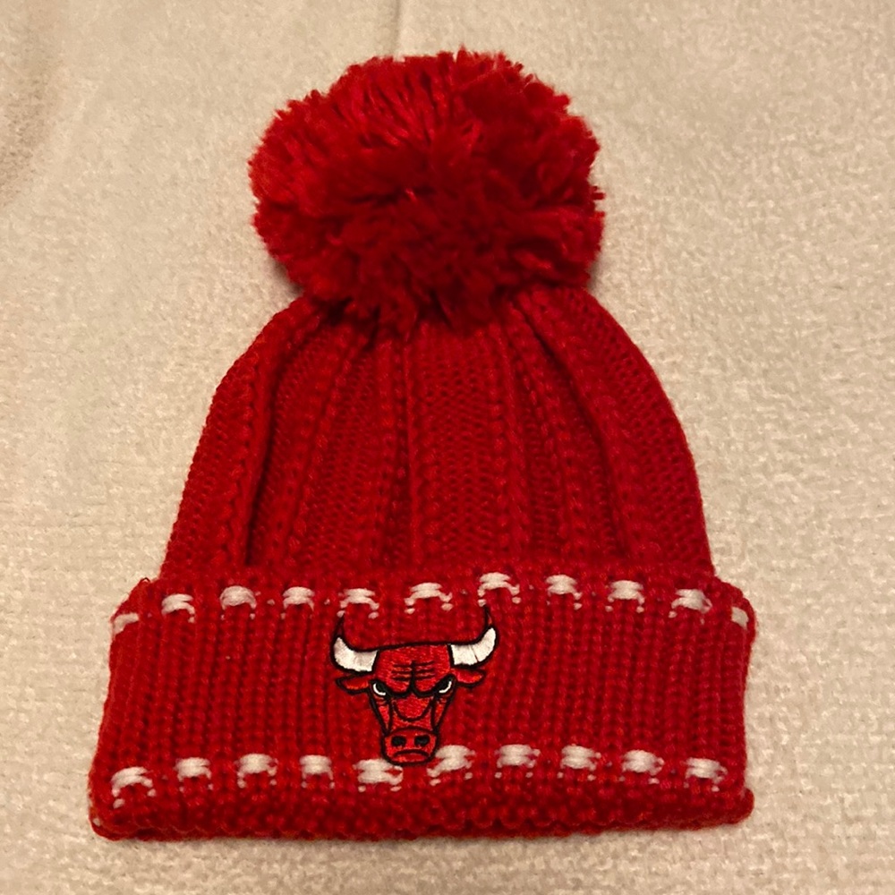NBA Chicago Bulls Knitted Beanie with Pompom
